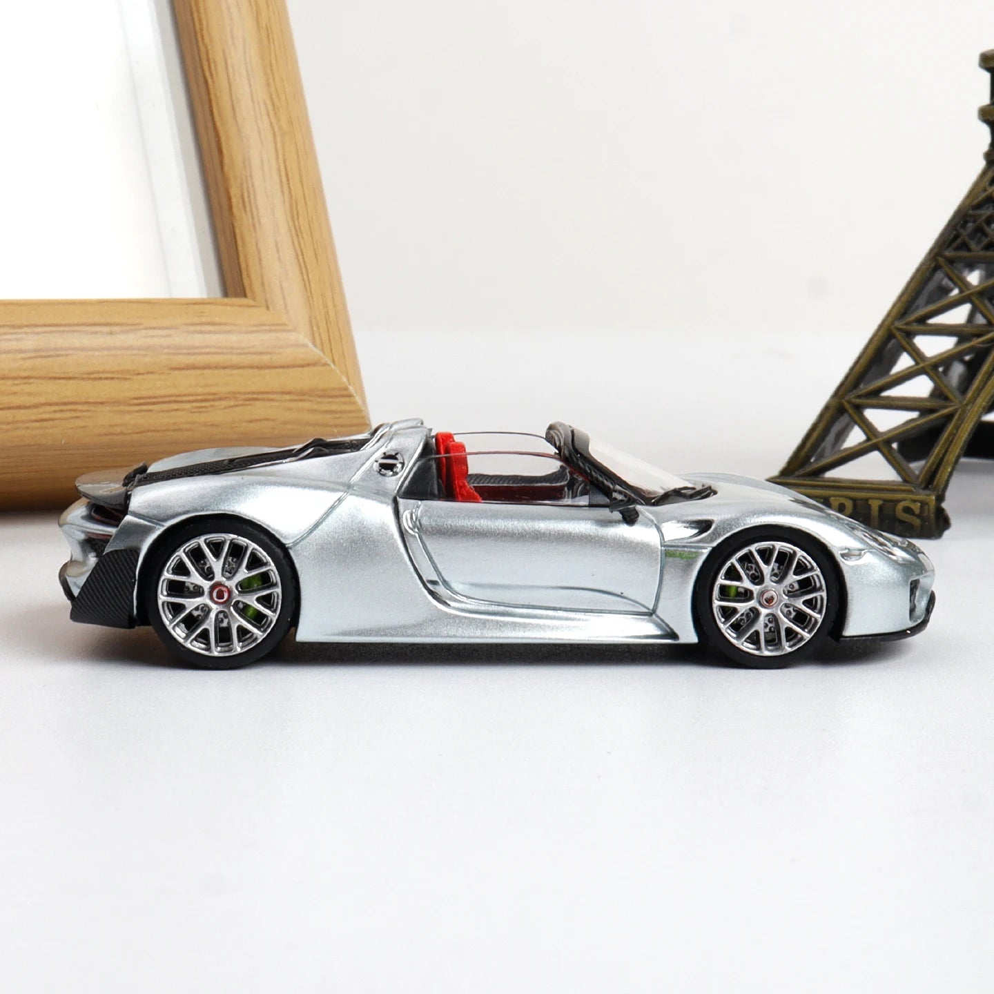 Porsche 918 Spyder Top LUX 1:64 Diecast