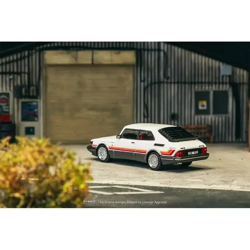 Tarmac Works Saab 900 Turbo White 1:64 Diecast