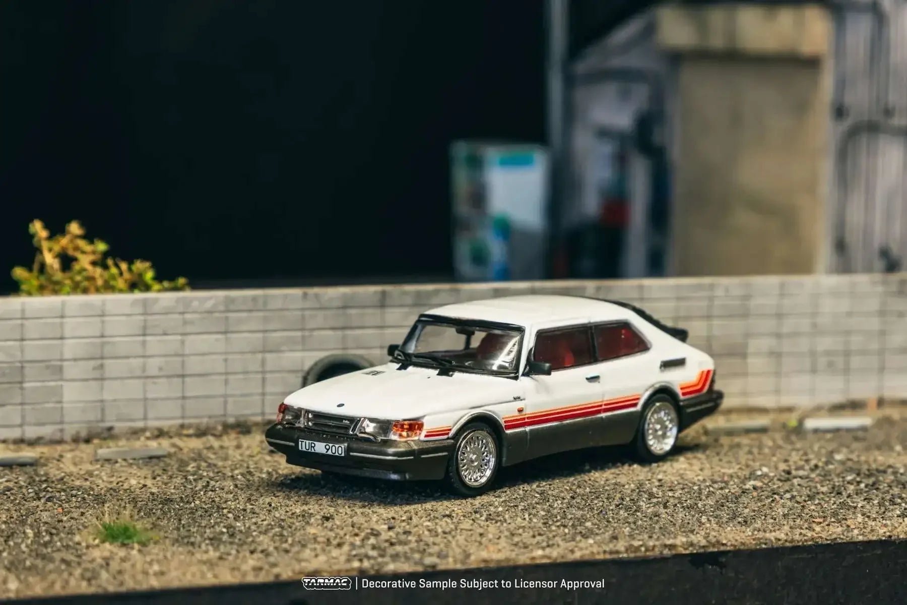 Tarmac Works Saab 900 Turbo White 1:64 Diecast