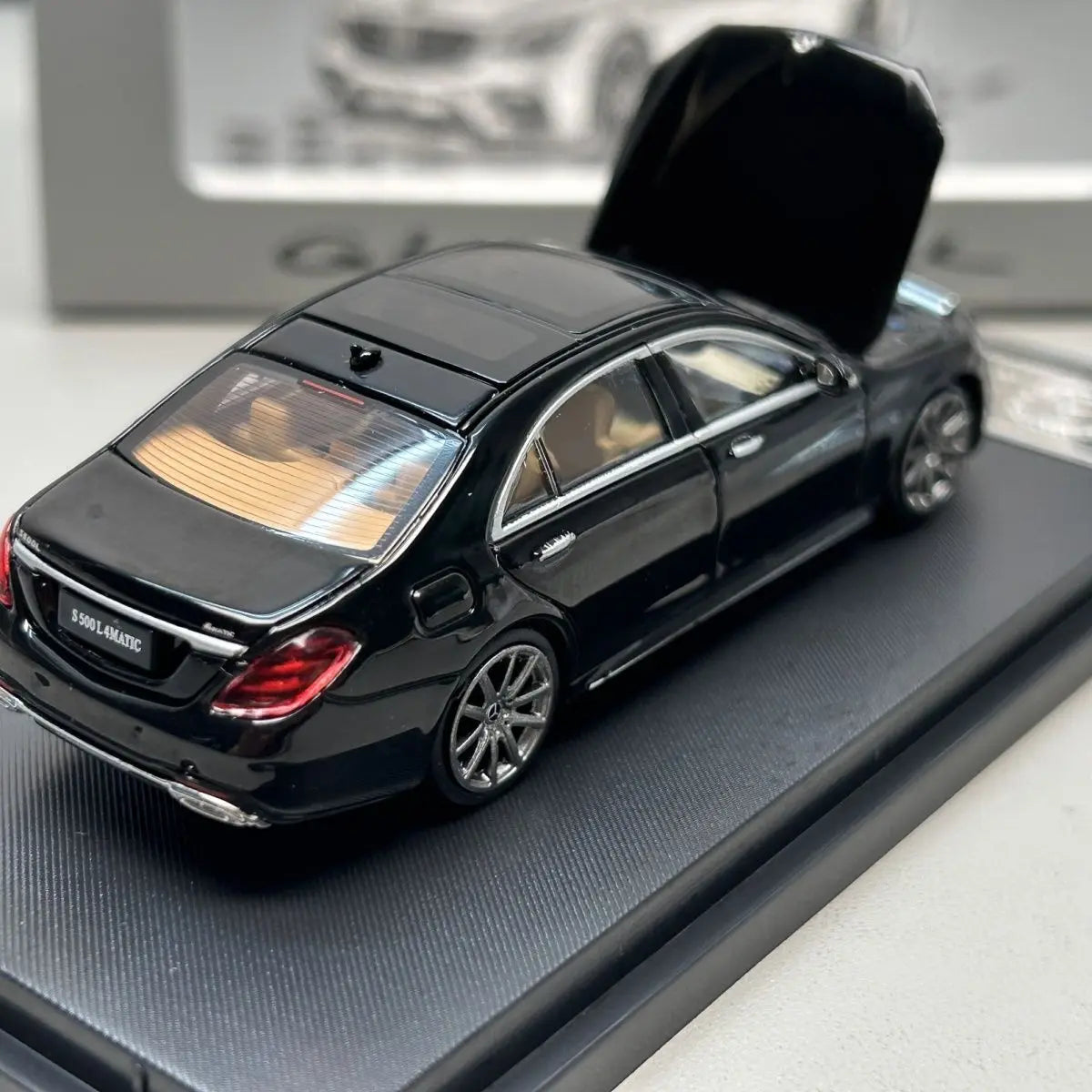Mercedes-Benz S500L W222 Glory 1:64 Diecast