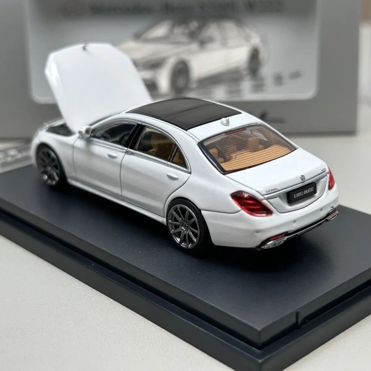 Mercedes-Benz S500L W222 Glory 1:64 Diecast