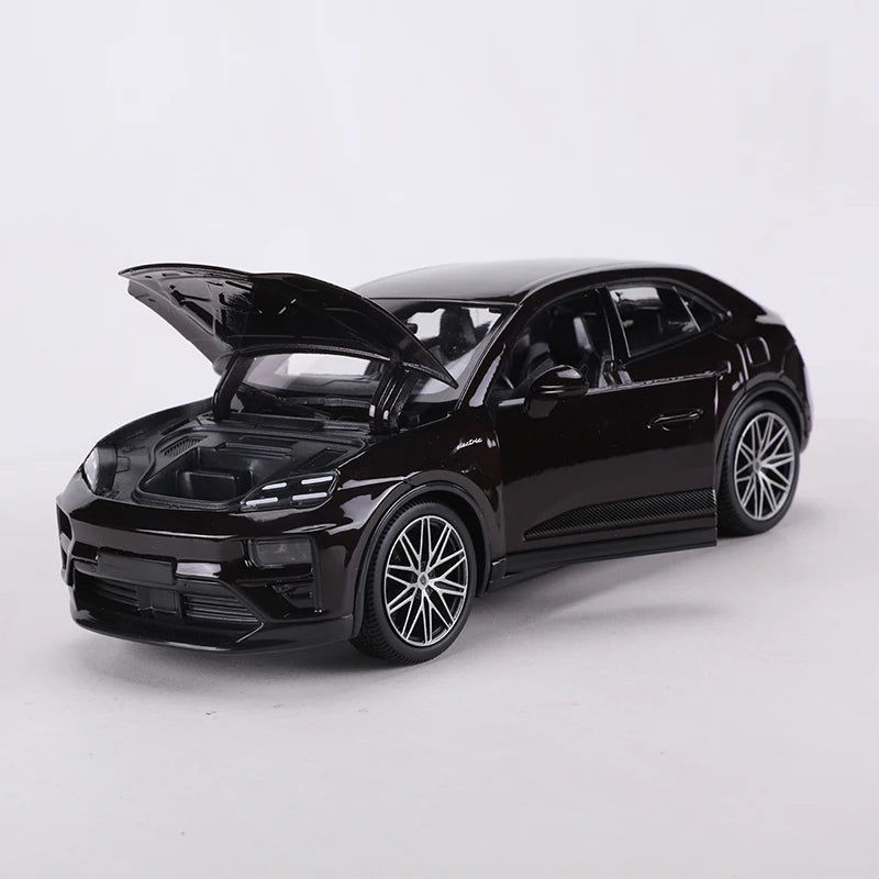 Bburago Porsche Macan Turbo Electric 1:24 Diecast