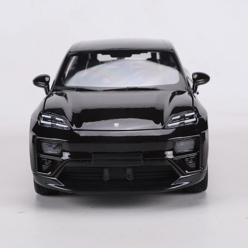Bburago Porsche Macan Turbo Electric 1:24 Diecast