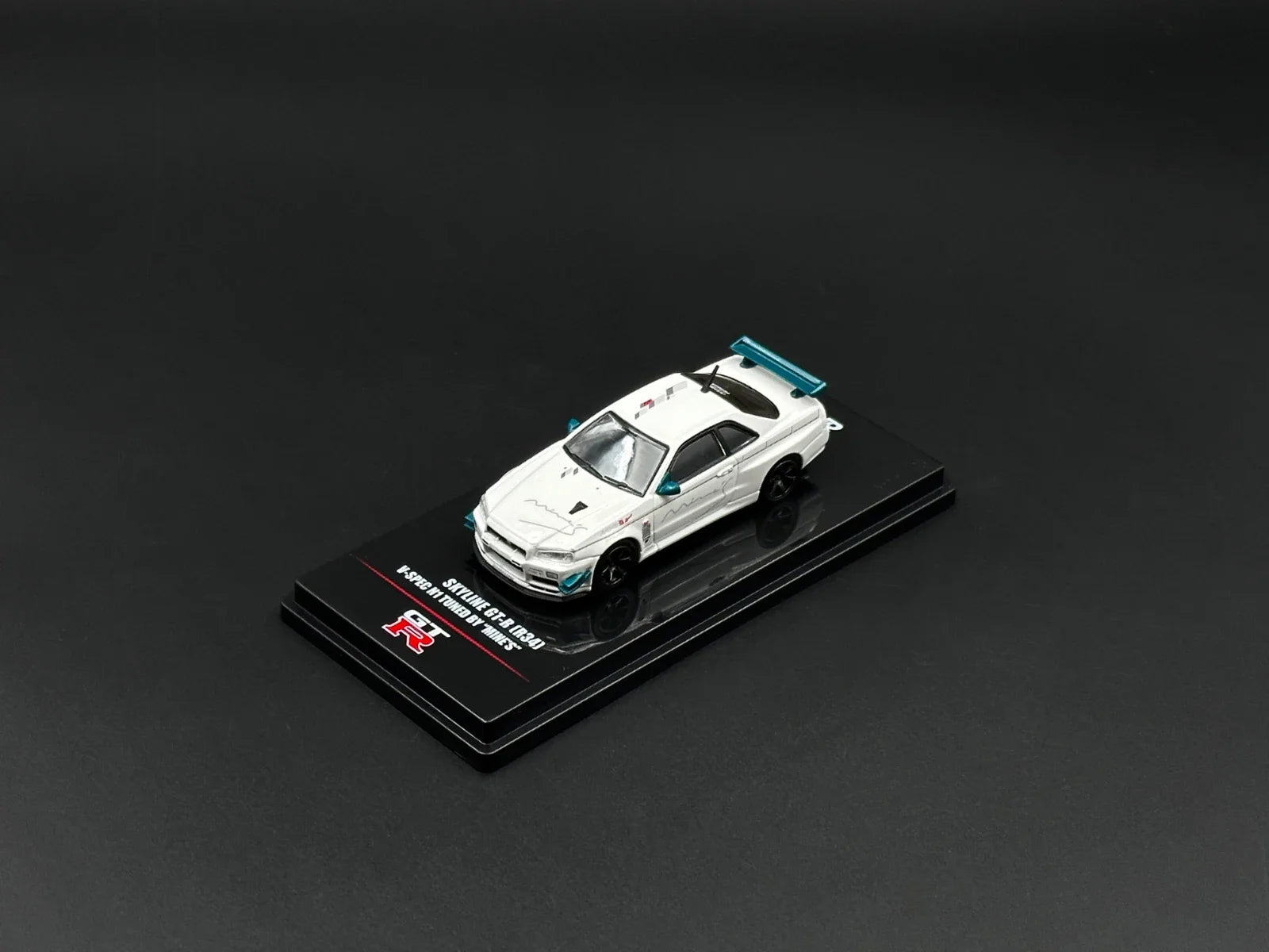 INNO64 Nissan Skyline GT-R R34 Spec 1:64 Diecast