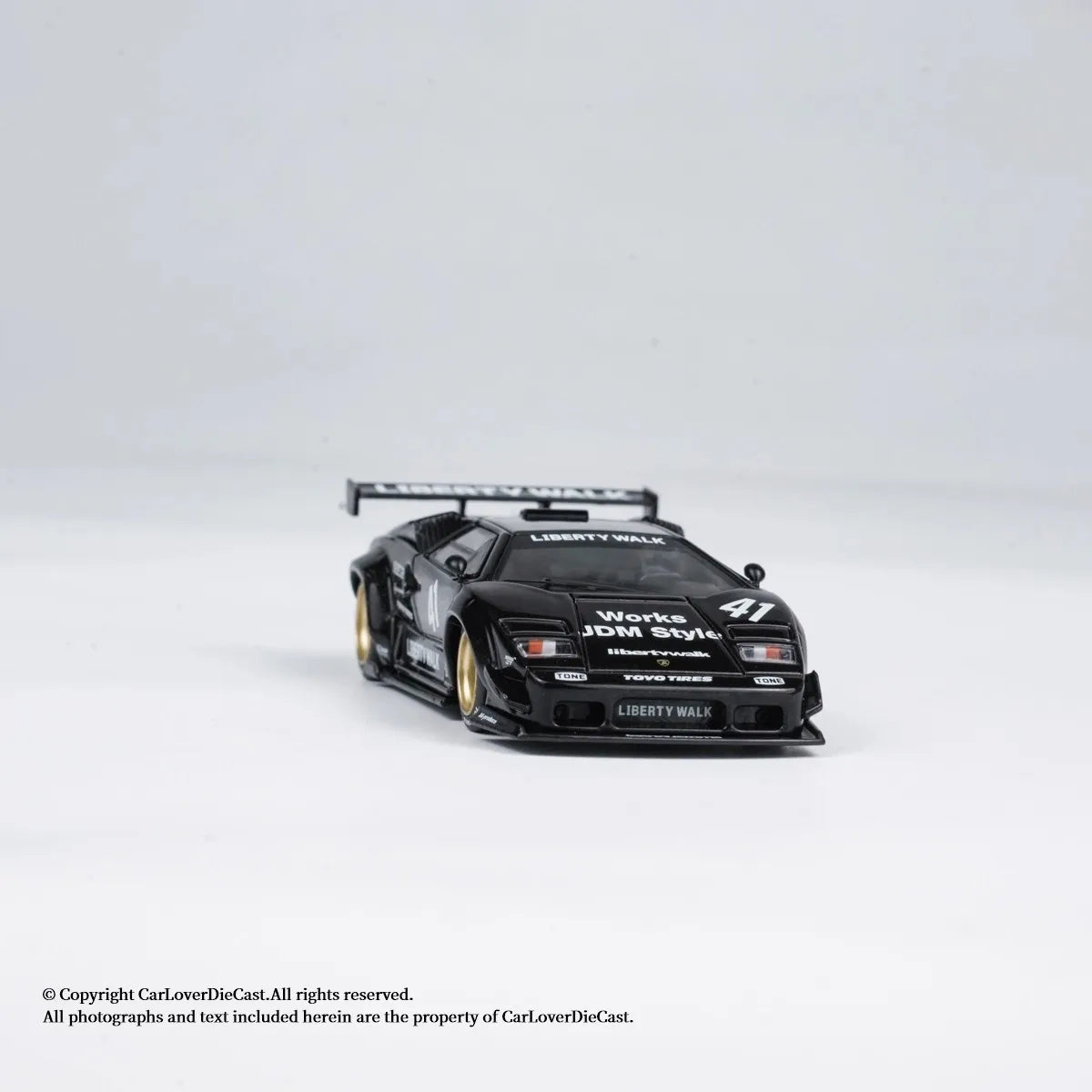 MINI GT Lamborghini Countach LBWK 1:64 Diecast