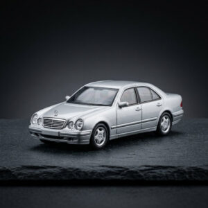 Mercedes-Benz E320 W210 Maxwell 1:64 Diecast